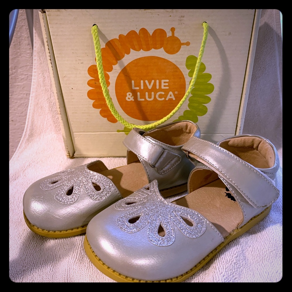 Livie & Luca Girls Size 13 Silver Petal Dress Shoe